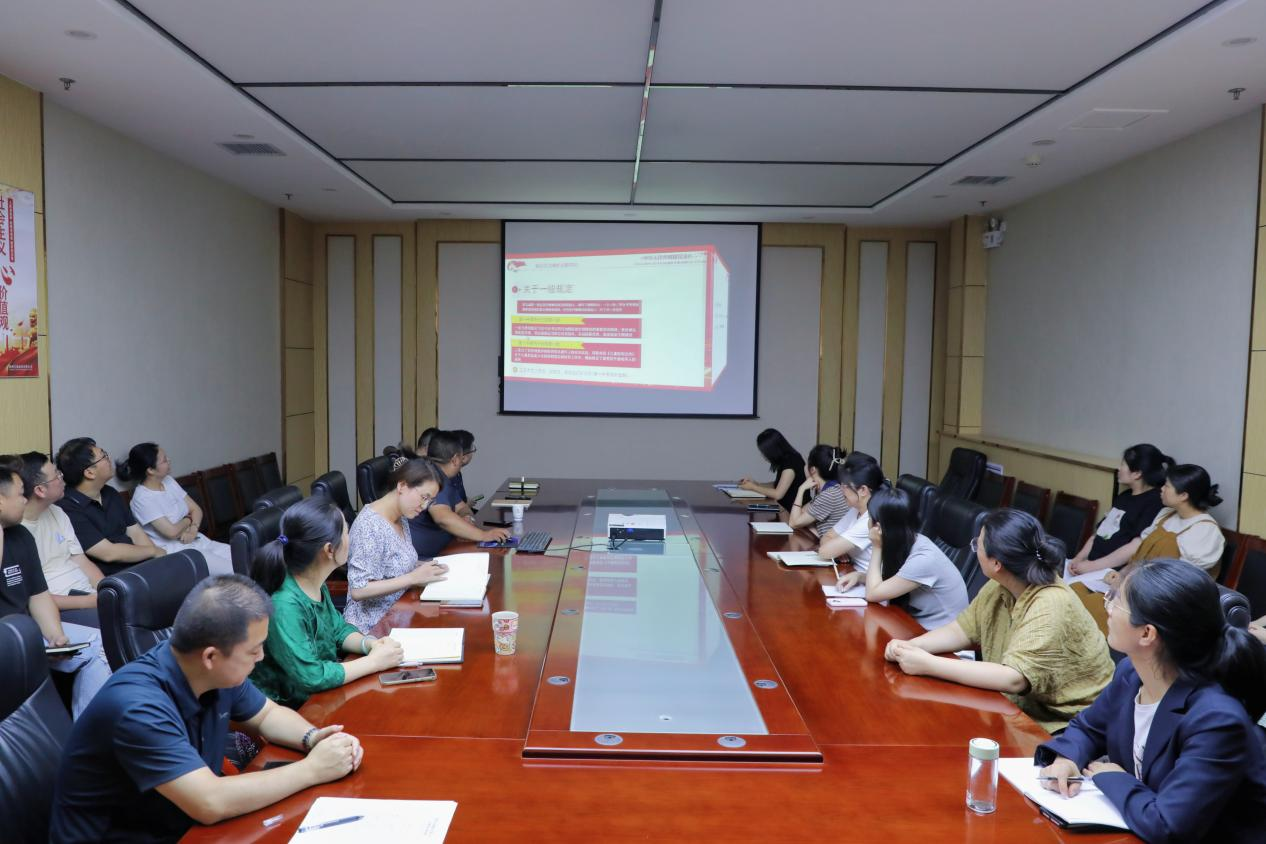 151752543174426036.png 7月11日下午,天地建设组织开展《民法典》之婚姻家庭编法律知识专题培训。(李盼).png