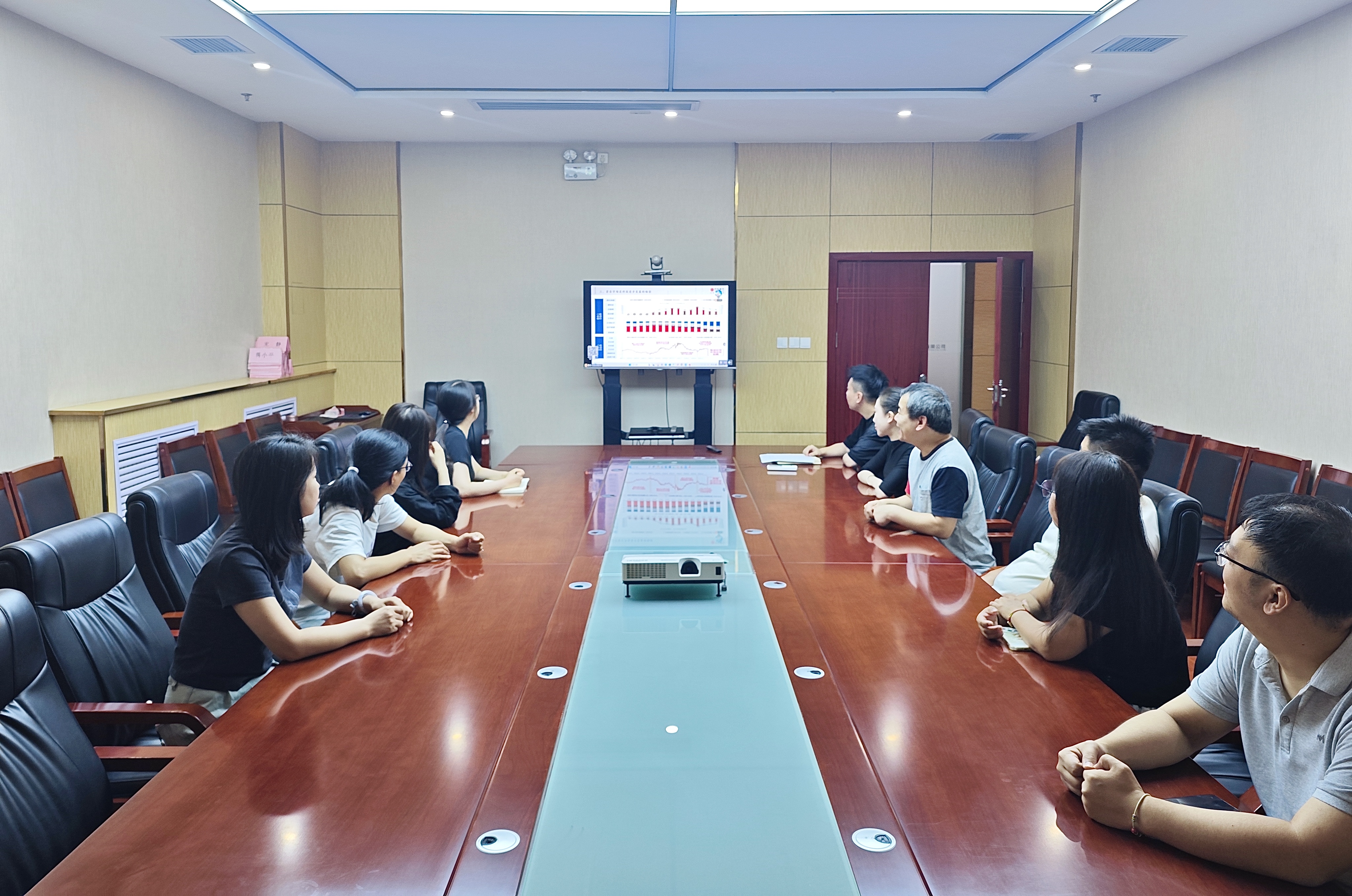 011756708653191891.jpeg 8月28日,天地建设公司参加省国资委举办“科技金融赋能企业高质量发展”培训视频会。(李雨洮).jpg