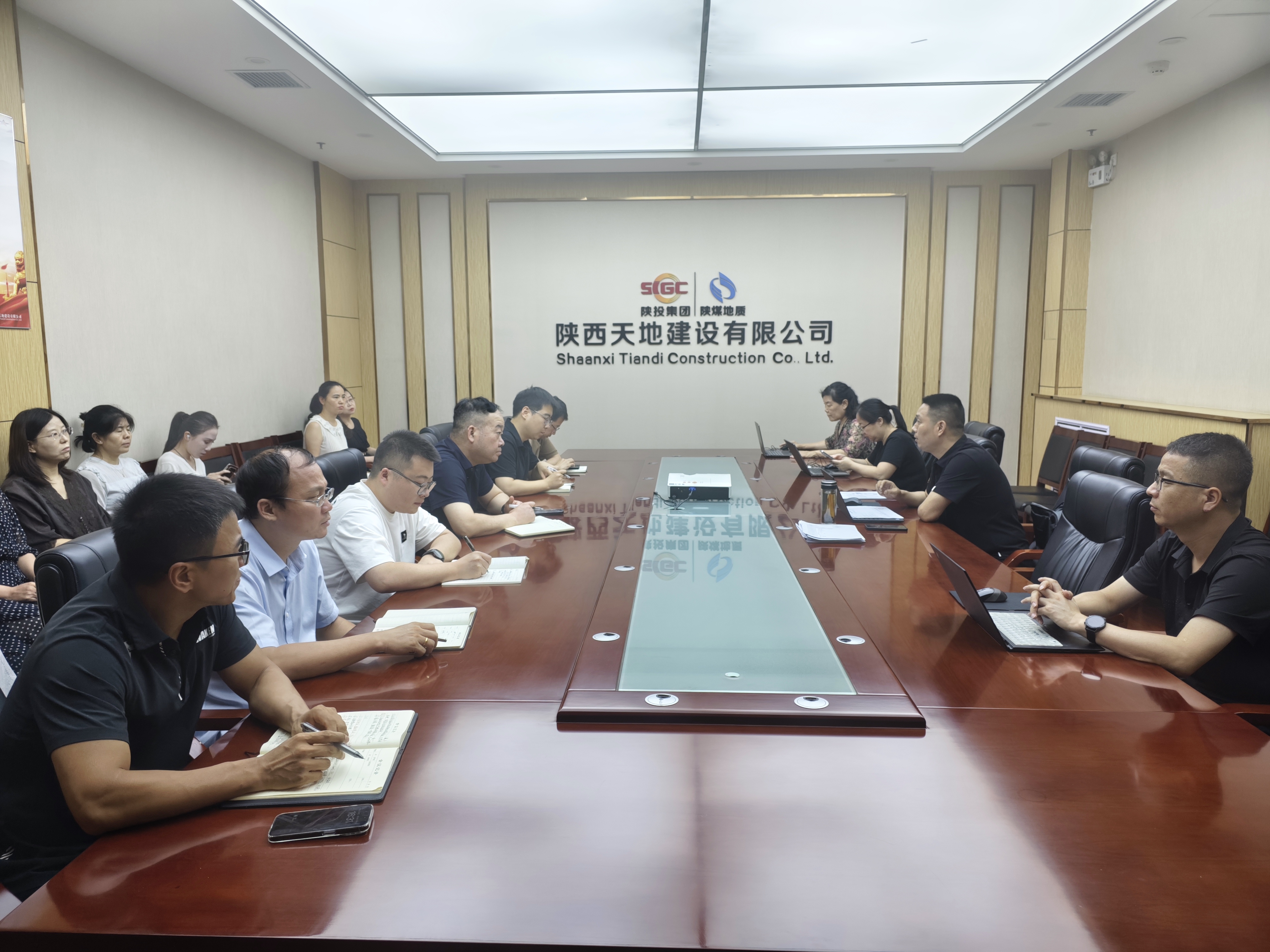 031785742832457465.jpeg 7月28日—31日,天地建设公司顺利通过“三体系”认证审核。(吴苗军).jpg